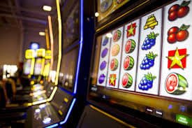 Người dùng Việt Nam chơi casino trực tuyến mig8 trên điện thoại di động